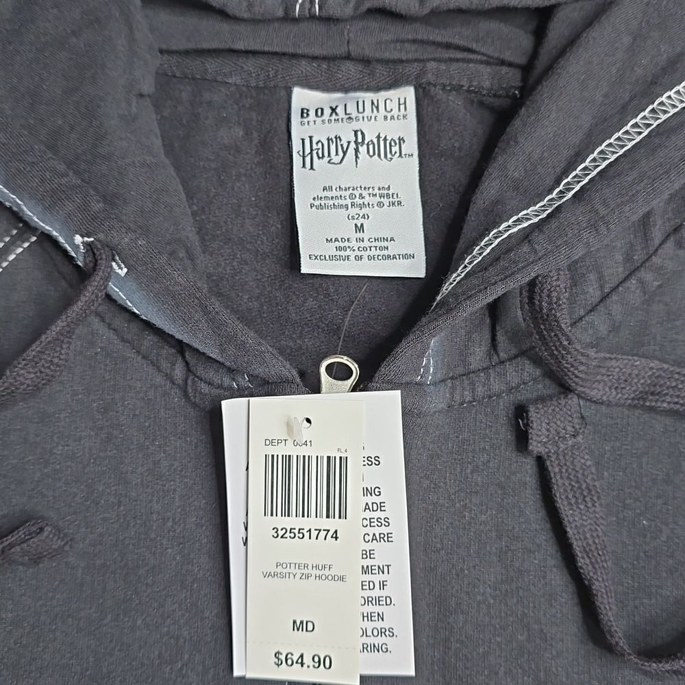 587 NWT Harry Potter Hufflepuff Women's Zippered Hoodie Size Medium - Picture 3 of 7